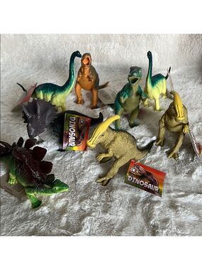 Dinosaur Action Figure Set - Multicolor
